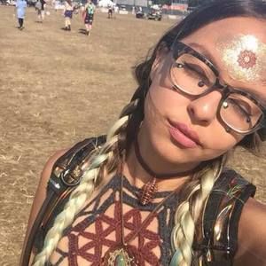 Meet your Posher, Elisa